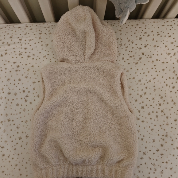 3/30 Mayoral Hooded Fur Vest - Picture 7 of 16